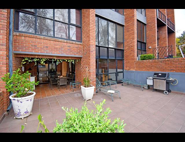 2 BEDROOM APARTMENT TO LET IN ATHOLL